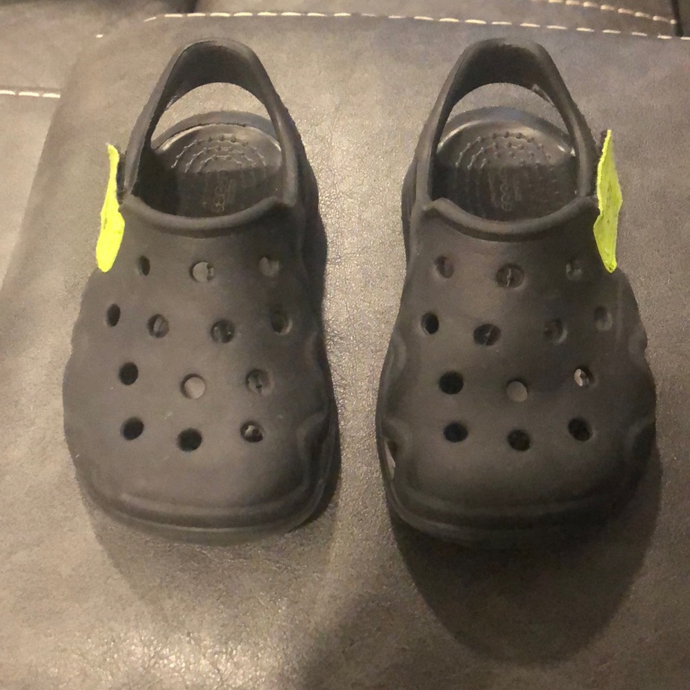Crocs Size 6